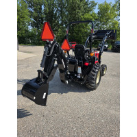 Yanmar SA425 avec chargeuse et rétrocaveuse