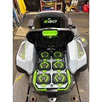 Tondeuse assise Z6 42'' (2X Batt. G3 10.0Ah + 4X Batt. G3 6.0Ah + Charg. 800W)
