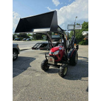 Yanmar SA425 avec chargeuse et rétrocaveuse
